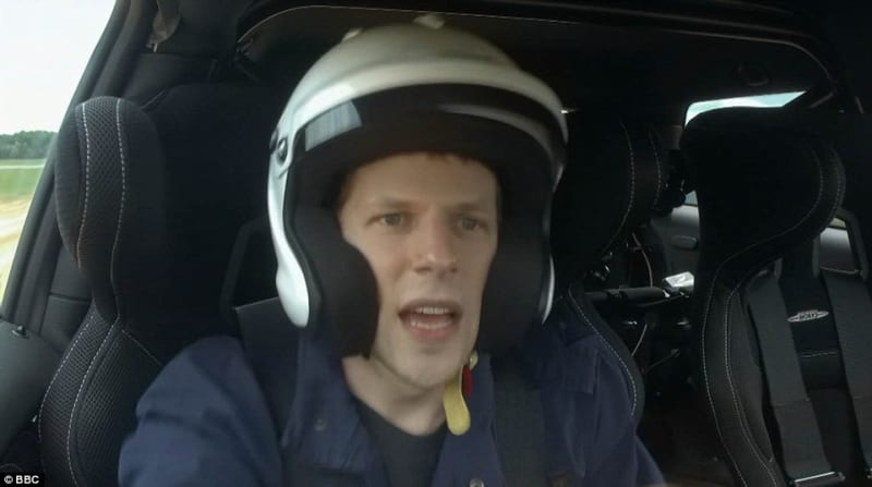 Hollywoodská hvězda Jesse Eisenberg za volantem pořadu Top Gear.