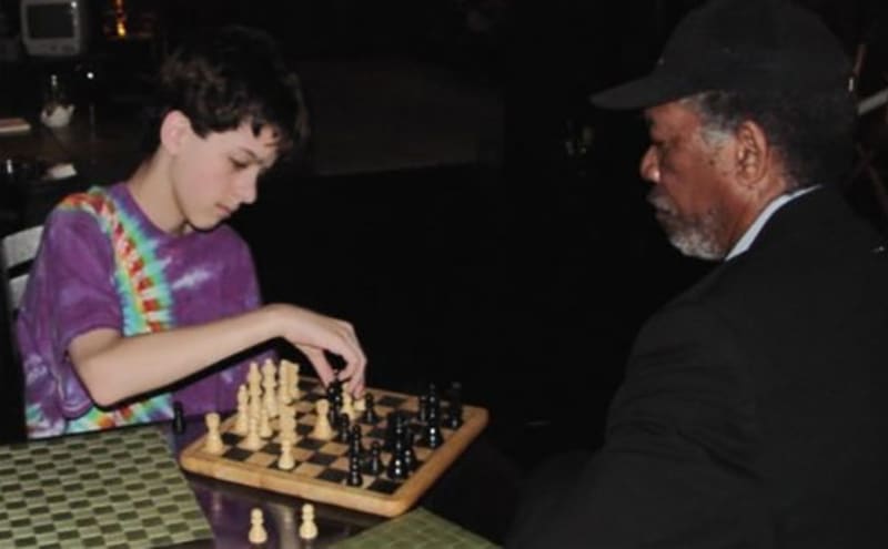 V jedenácti si zahrál šachy s Morganem Freemanem