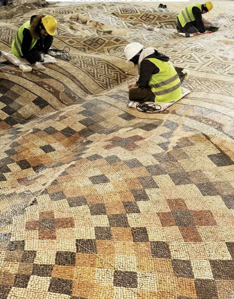 Turecko - rekonstrukce mozaiky, která byla poškozena zemětřesením