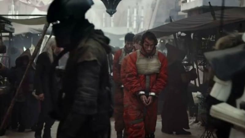 8) Rebelové v zajetí - Další záběr, který záhadně vypadl. Dva piloti Rebelů zde jsou v zajetí na planetě Jedha.