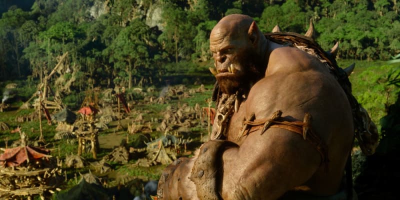 Představitel Orgrima Rob Kazinsky  byl v jednu chvíli 10. nejlepším hráčem World of Warcraft na světě. Dokonce se s ní rozešla přítelkyně proto, že prý nevytáhl paty od počítače.