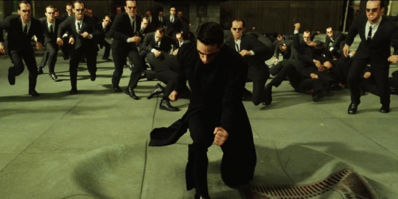 11) Matrix Reloaded (2003): Druhý akční nářez s Neem a „naklonovaným“ agentem Smithem