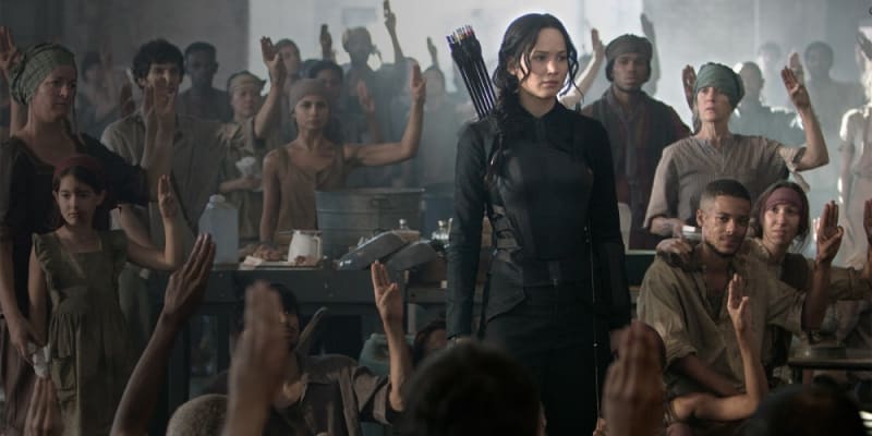 16) Hunger Games: Síla vzdoru 1. část (2014) – IMDb rating 7,4/10