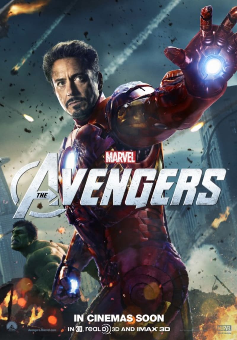 Avengers (2012) - Tony vstupuje do většího vesmíru. Stává se členem superhrdinského týmu Avengers, který musí zastavit shakespearovského mimozemšťana Lokiho... a jeho početnou armádu!