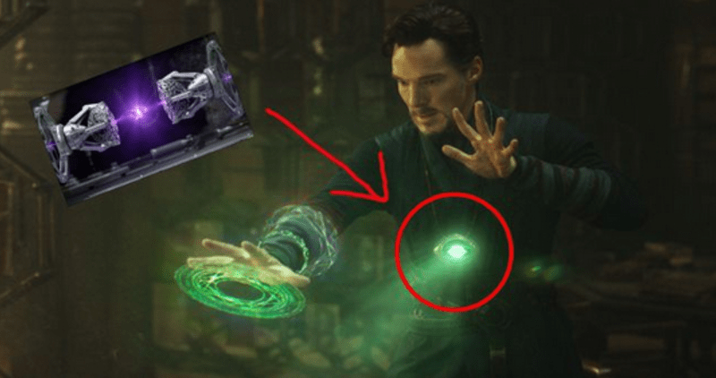 Pomocí mocného artefaktu Eye of Agamotto dokázal Strange ve filmu ovládat čas. Jak bylo později odhaleno, může za to zelený Time Stone, který se tak přidává ke zbytku Infinite Stones, po kterých ďábelský titán Thanos pátrá.