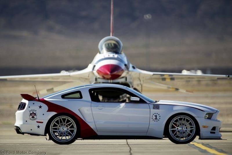 Ford Mustang - Thunderbirds 2