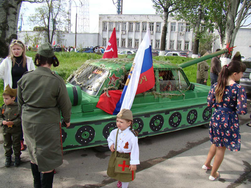 Ruská auta jako tanky 24