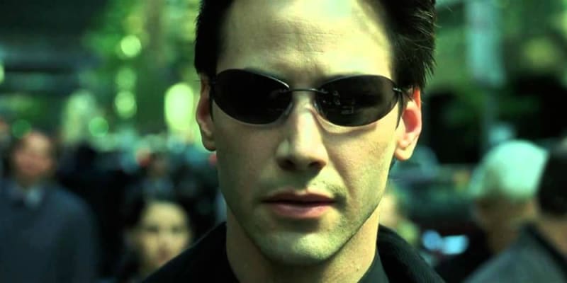 Matrix (1999) - Závěrečná scéna, ve které Neo vzlétne, jako by to byl nějaký Superman!