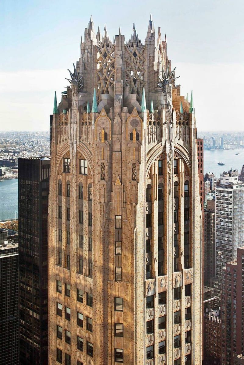 Špička General Electric Building v New Yorku, dokončeno v roce 1931
