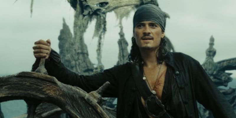 Piráti z Karibiku: Na konci světa (2007) - V této potitulkové scéně vidíme Willa, jak se vrací ke své rodině. Problém je, že tahle scéna nebyla už na samotném konci snímku. Diváci, kteří odešli dřív, mají velkou smůlu.