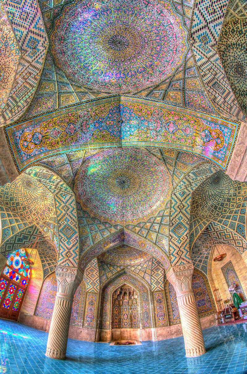 Rozetový strop mešity Násir al Mulk v íránském Šírázu