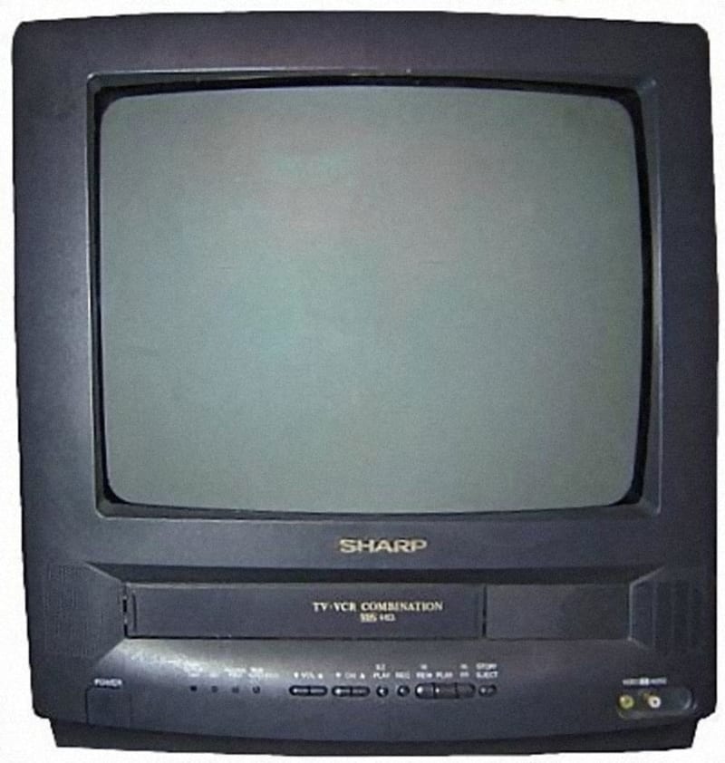 Televize se zabudovaným VHS nebo DVD přehrávačem
