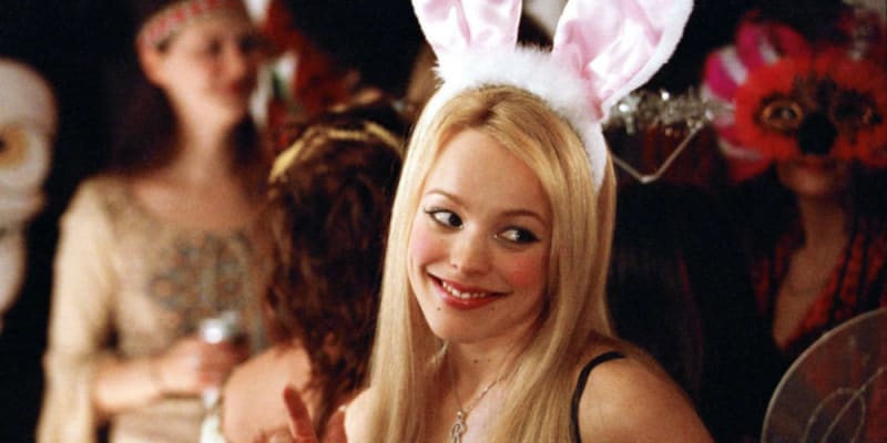 6) Protivný sprostý holky (2004) - V tomhle filmu si Rachel McAdams zahrála středoškolačku, která hlavní postavě dělá ze života peklo. Byla u toho blond a tím pádem nesmírně sexy!