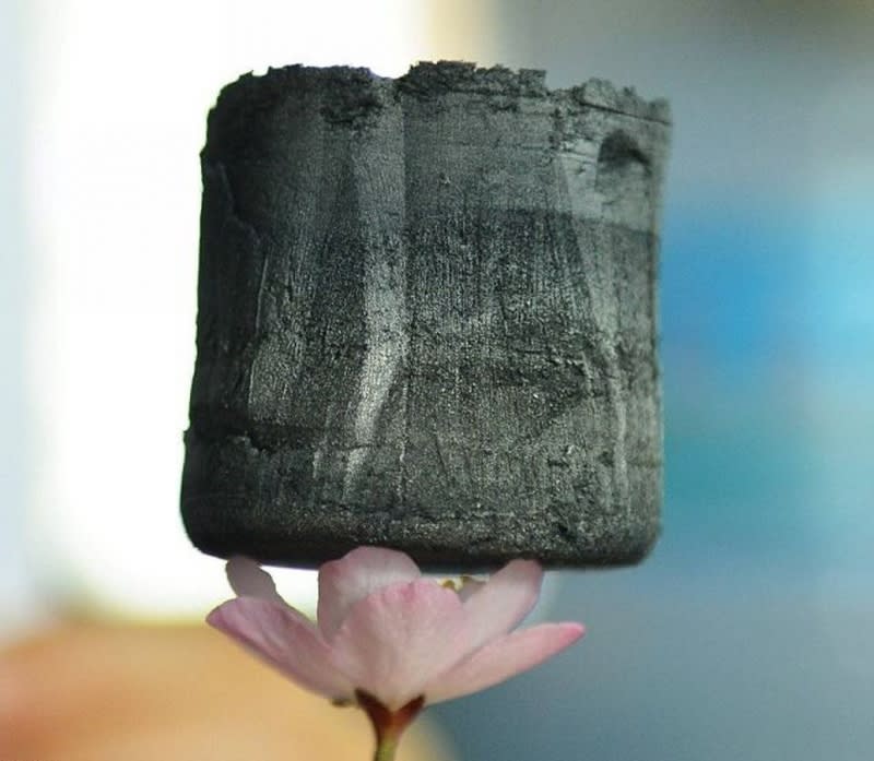 Grafenový aerogel - nejlehčí materiál, který kdy byl vyroben