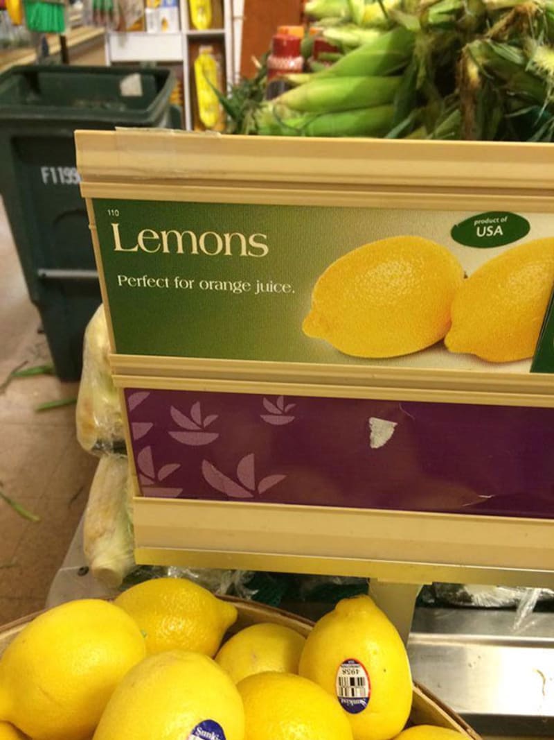 "Citróny. Skvělé pro přípravu pomerančového džusu."