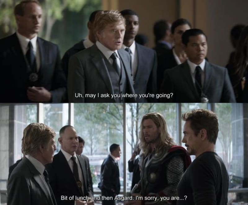 Během cestování v čase v Avengers: Endgame zmíní Thor, že si dají oběd. Je to narážka na slavnou potitulkovou scénu z prvních Avengers, kdy si hrdinové zajdou na šavarmu
