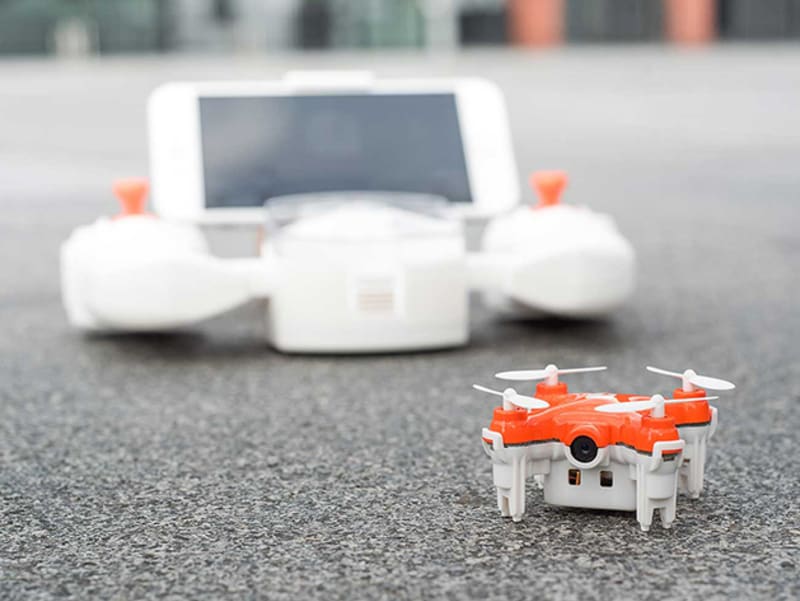 Podívejte se, jak vypadá nejmenší dron na světě! 1