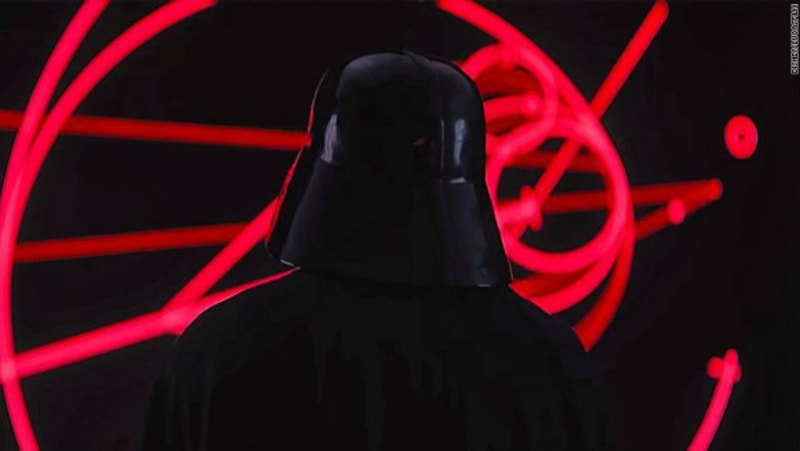 2) Darth Vader - V téhle scéně stojí Vader na jakémsi malém můstku a sleduje plány Hvězdy smrti.