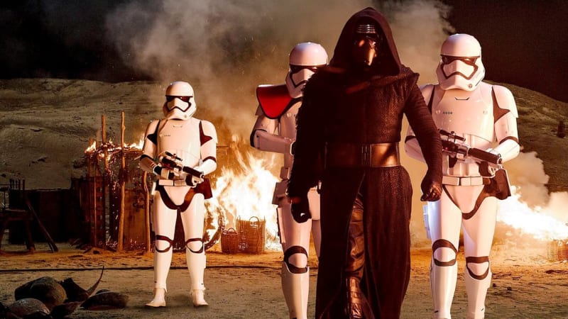 VIDEO: Nejnovější trailer Star Wars je čistokrevný akční nářez!