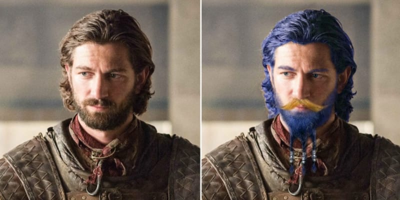 Vypadá to trochu směšně, ale Daario Naharis měl skutečně fialové vlasy i vousy, tady je tedy změna poměrně razantní.