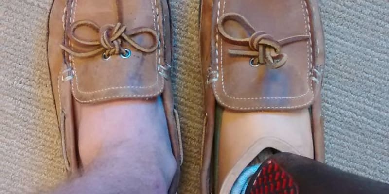 Jak se za rok onosí boty na živé a umělé noze