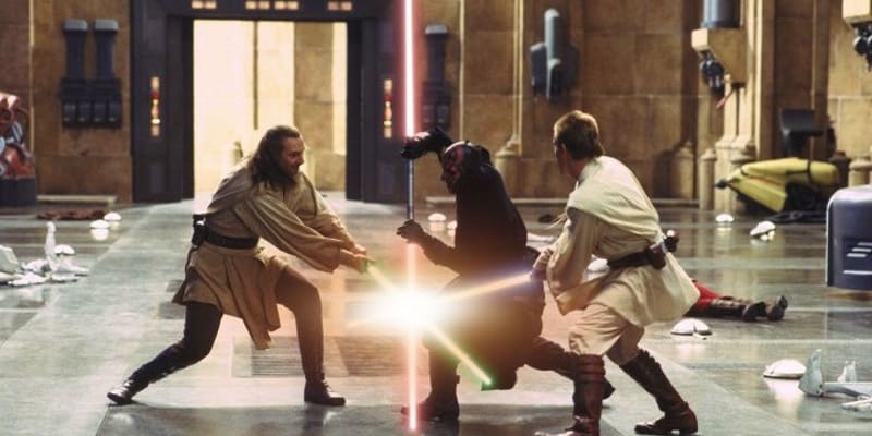 Darth Maul v souboji na konci filmu Star Wars: Epizoda I - Skrytá hrozba