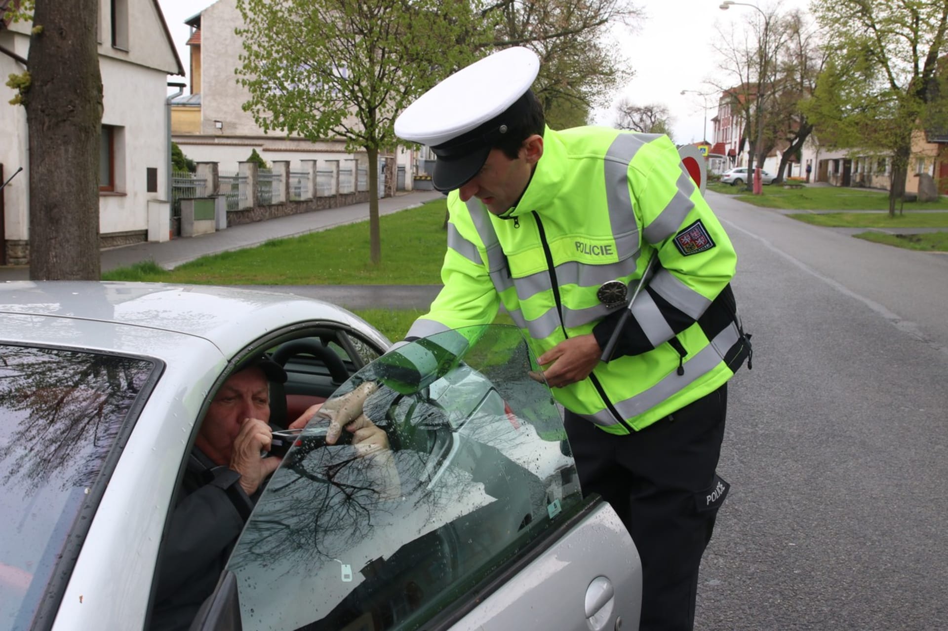 Policisté jsou také jenom lidé, slušné chování při silniční kontrole je základ.