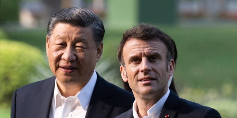 Si Ťin-pching a Emmanuel Macron