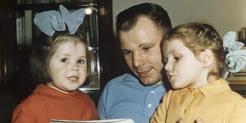 Gagarinovi byli Moskvou ukazováni jako ideál fungující sovětské rodiny.