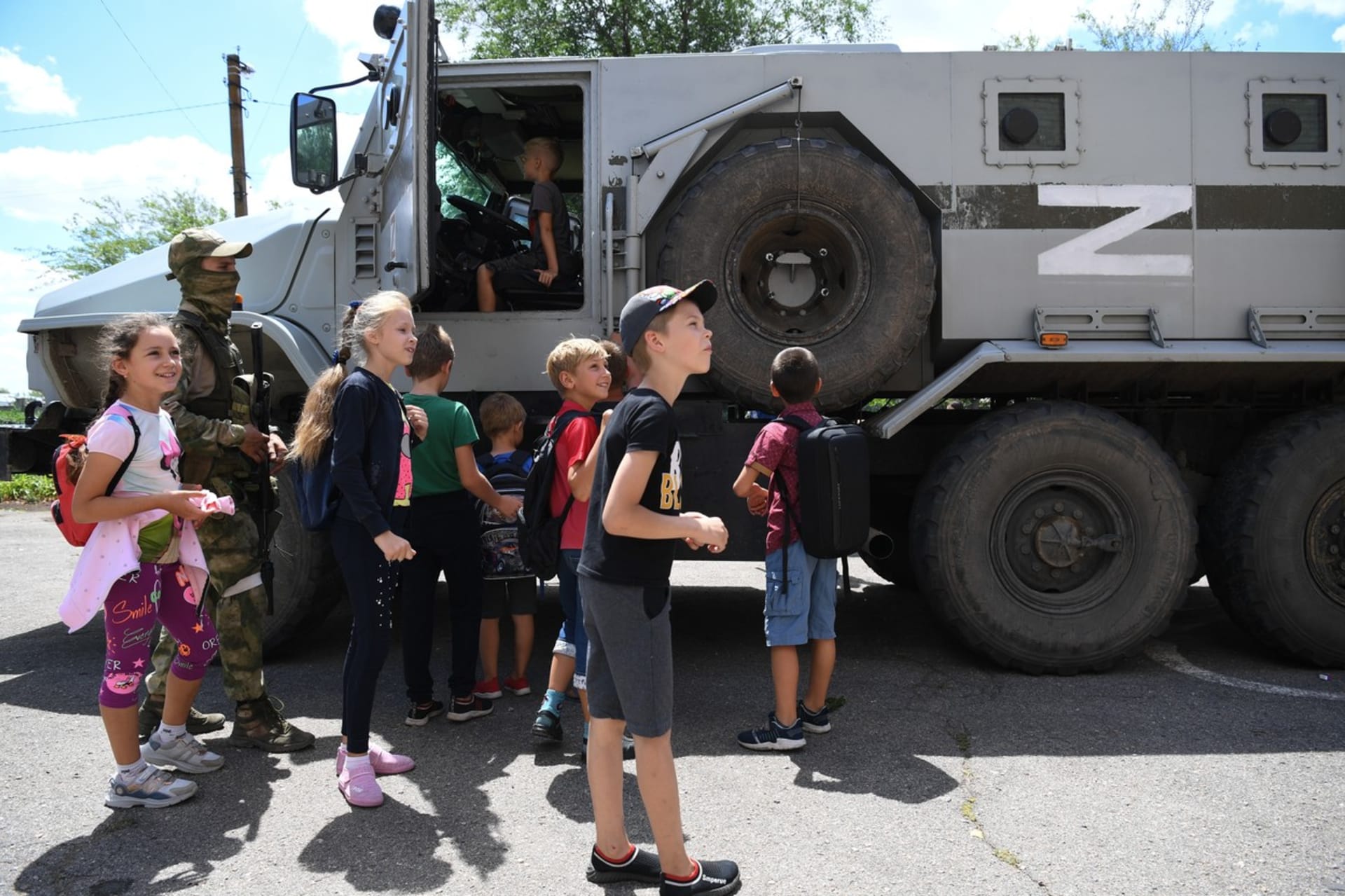 Armáda hraje v Rusku mimořádně důležitou roli. A to i u nejmenších dětí.