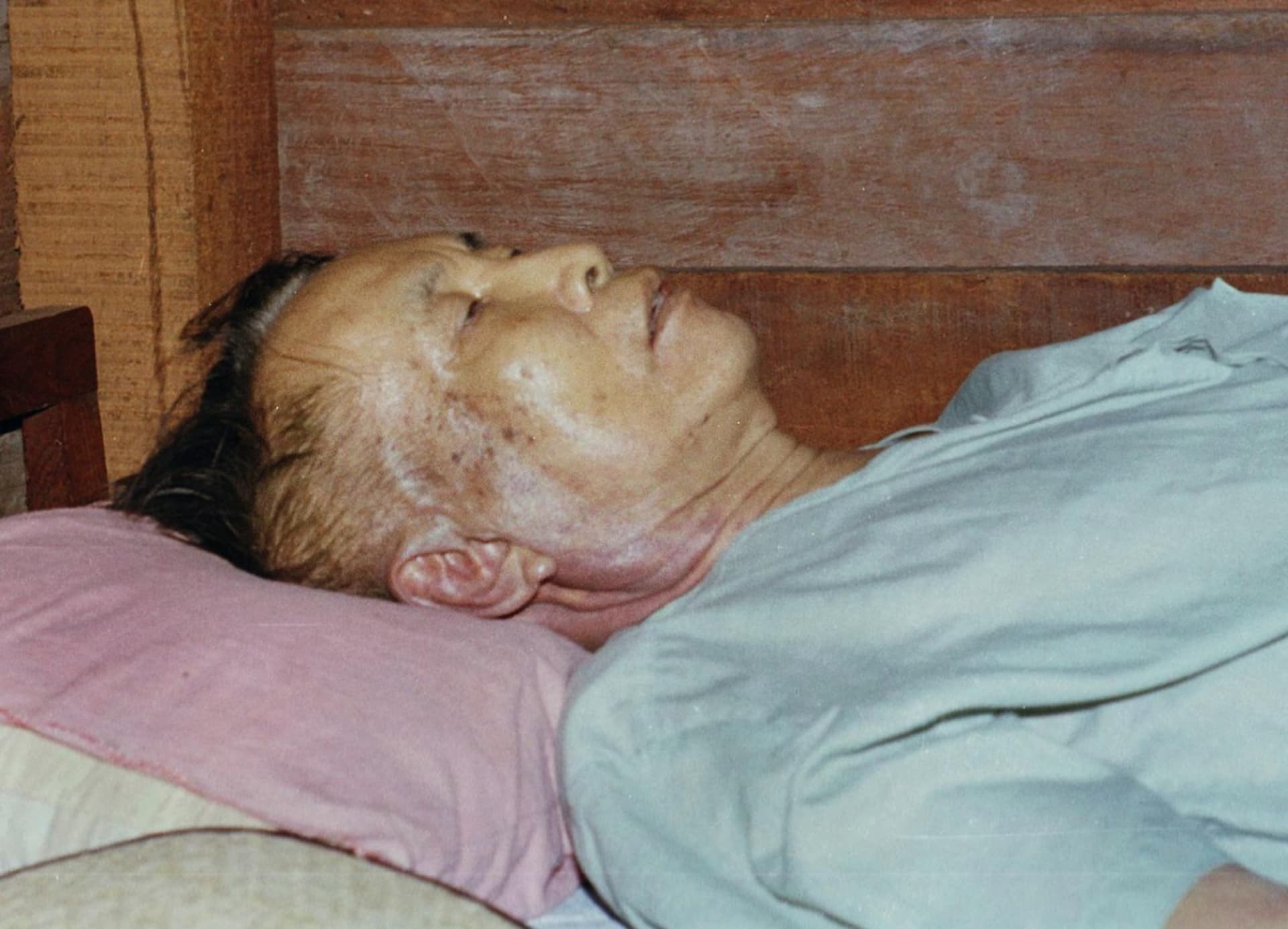 Posmrtná fotografie Pol Pota