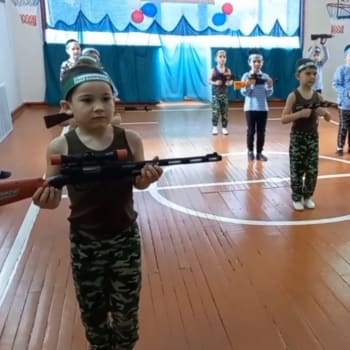 Ruská armáda se snaží lákat do svých služeb už od mladého věku. Cílí už i dokonce na předškoláky.