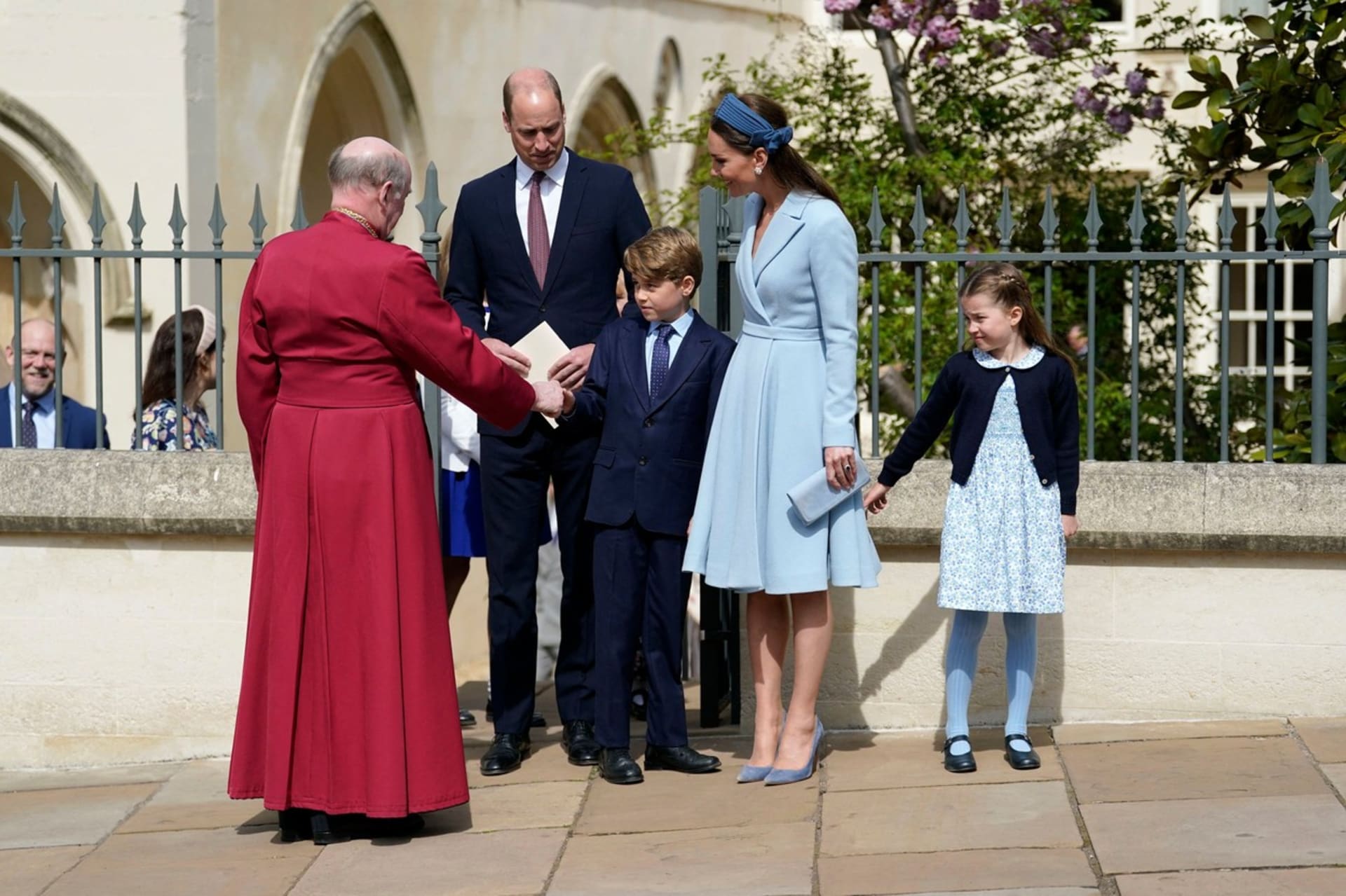 Princ George zaujal Brity svým chováním na velikonoční bohoslužbě