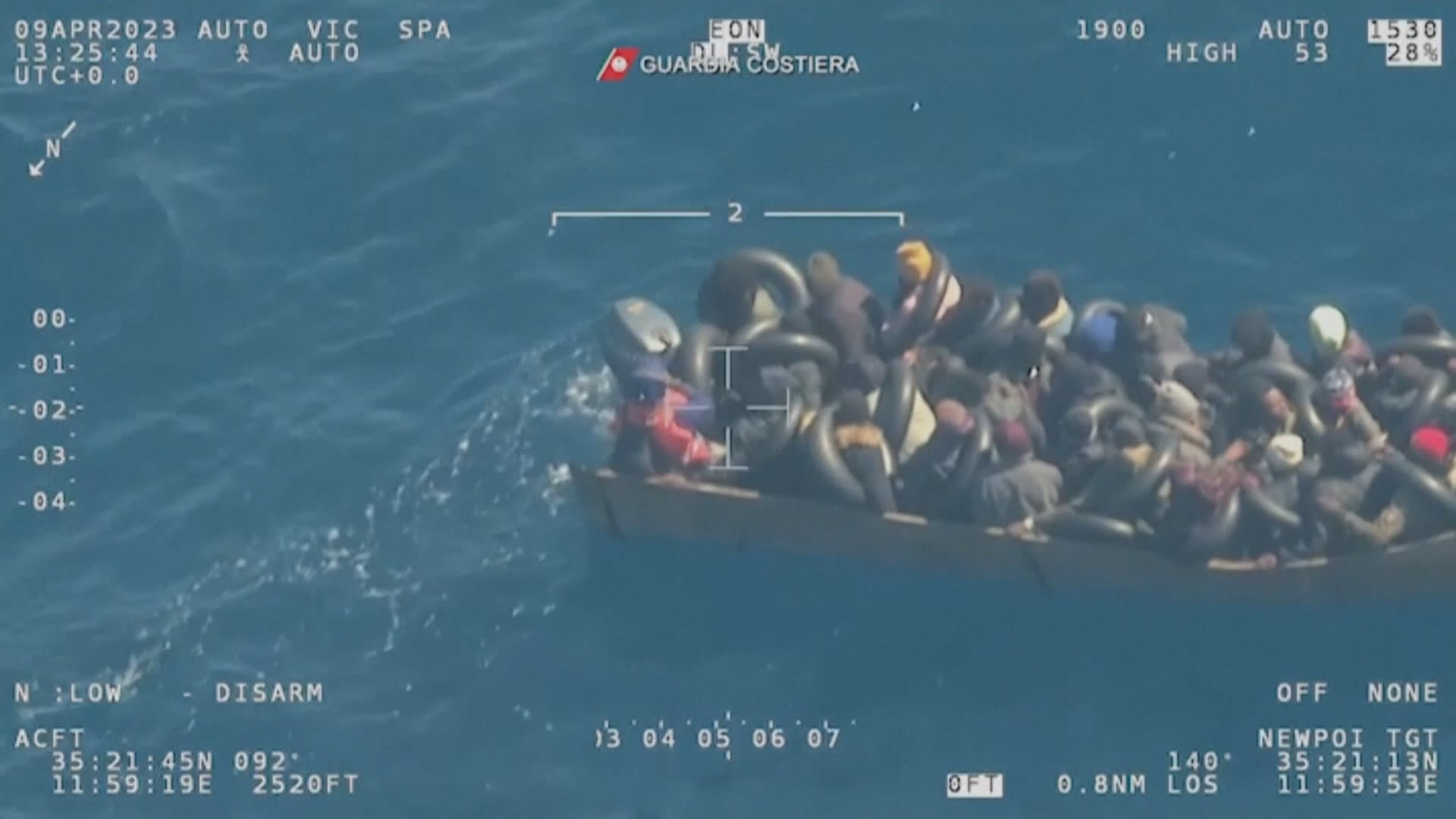 Loď s migranty mířící do Itálie