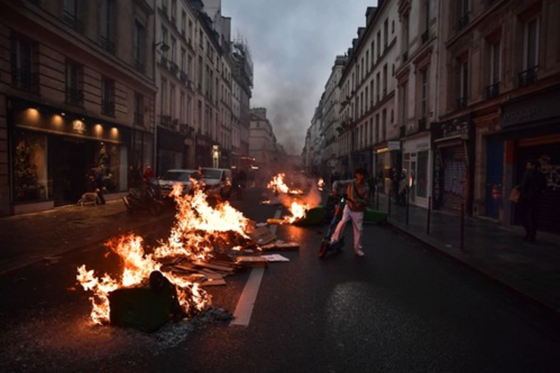Protesty v Paříži kvůli důchodové reformě