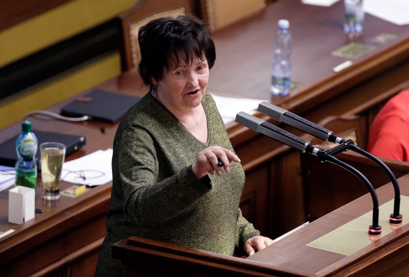 Jana Lorencová na jednání Poslanecké sněmovny (18. 9. 2015) 