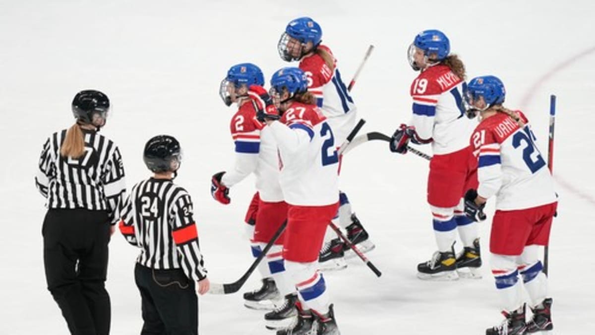 České hokejistky budou v neděli bojovat o obhajobu bronzu s poraženým ze souboje mezi úřadujícími šampionkami Kanadou a Švýcarskem (ilustrační foto).