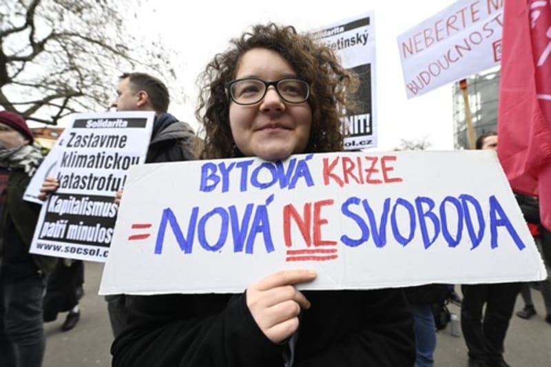 Demonstrace proti chudobě v Praze 15. 4. 