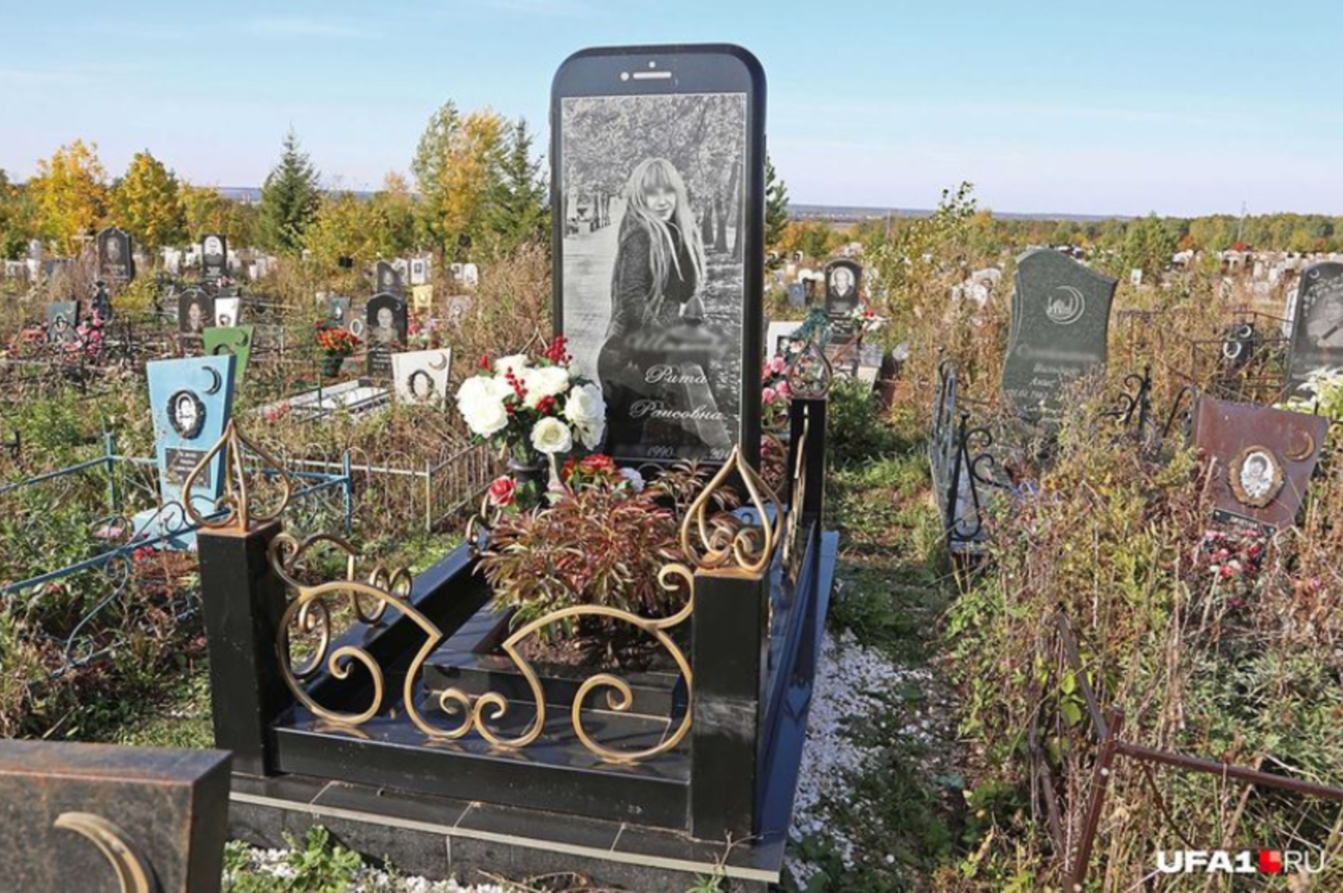 iPhone jako náhrobní kámen 2