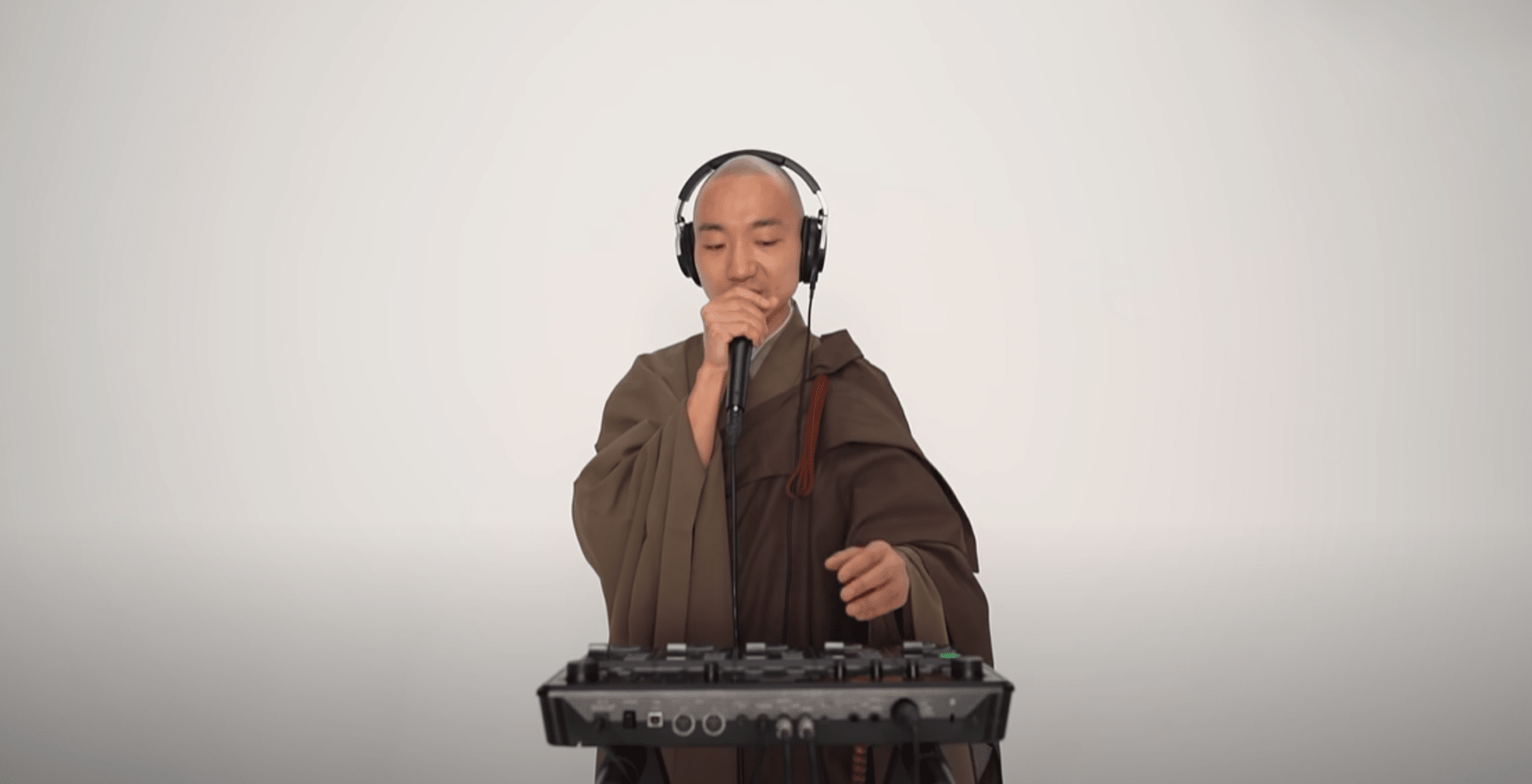 Beatboxující mnich 1
