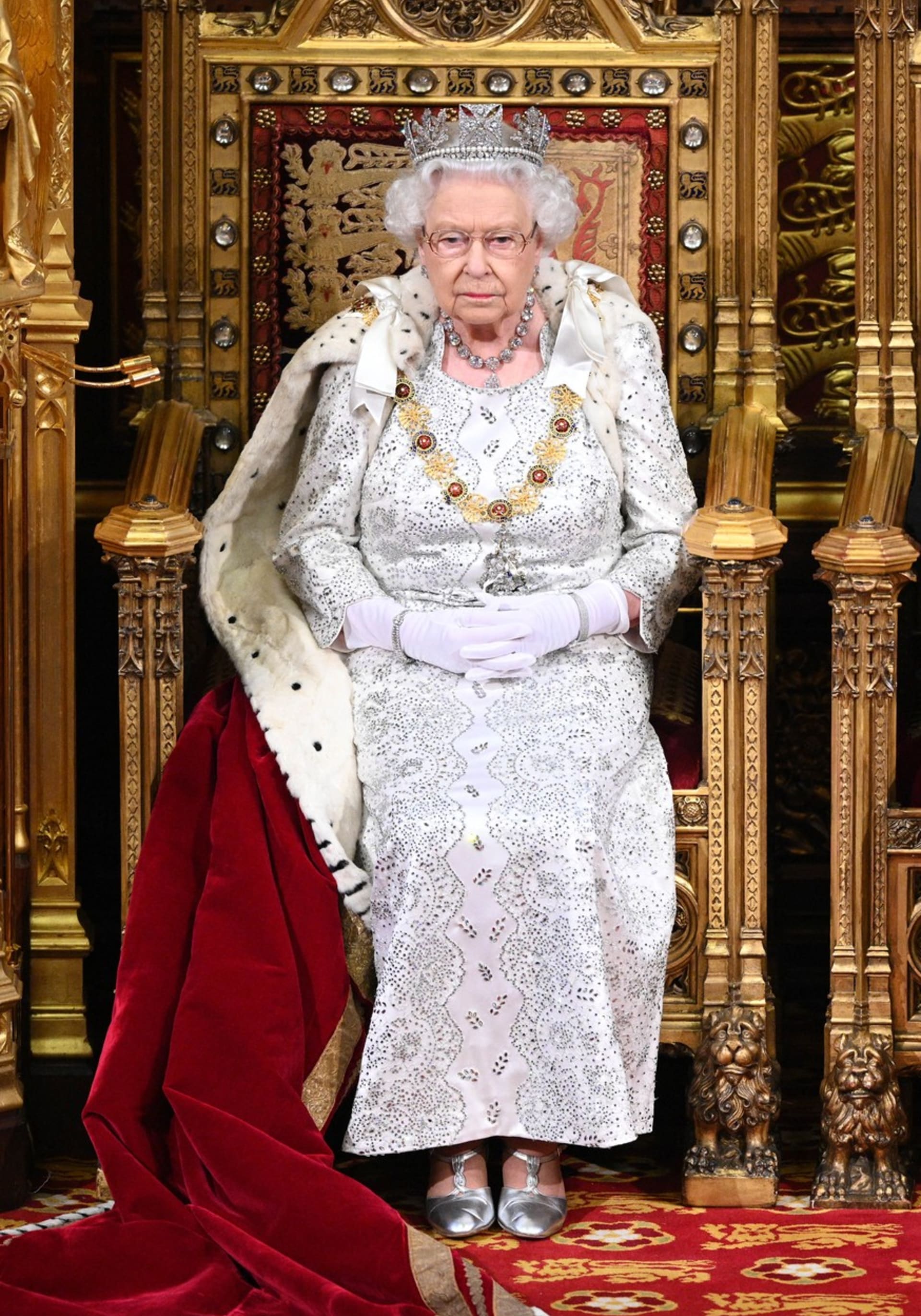 Královská rodina odhalila dosud neviděnou fotografii Alžběty II. 1