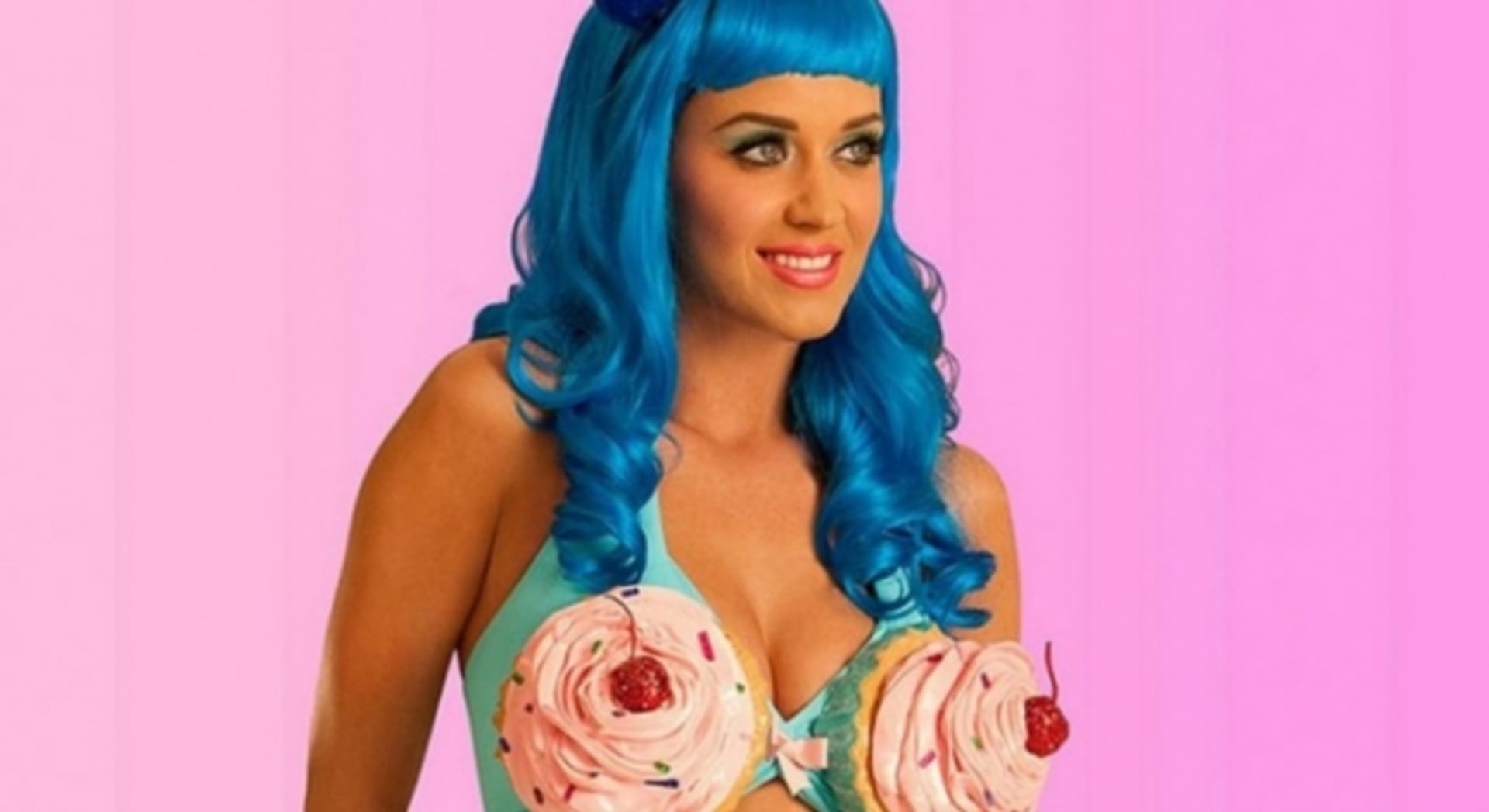 Katy Perry si své poprsí řádně osladila