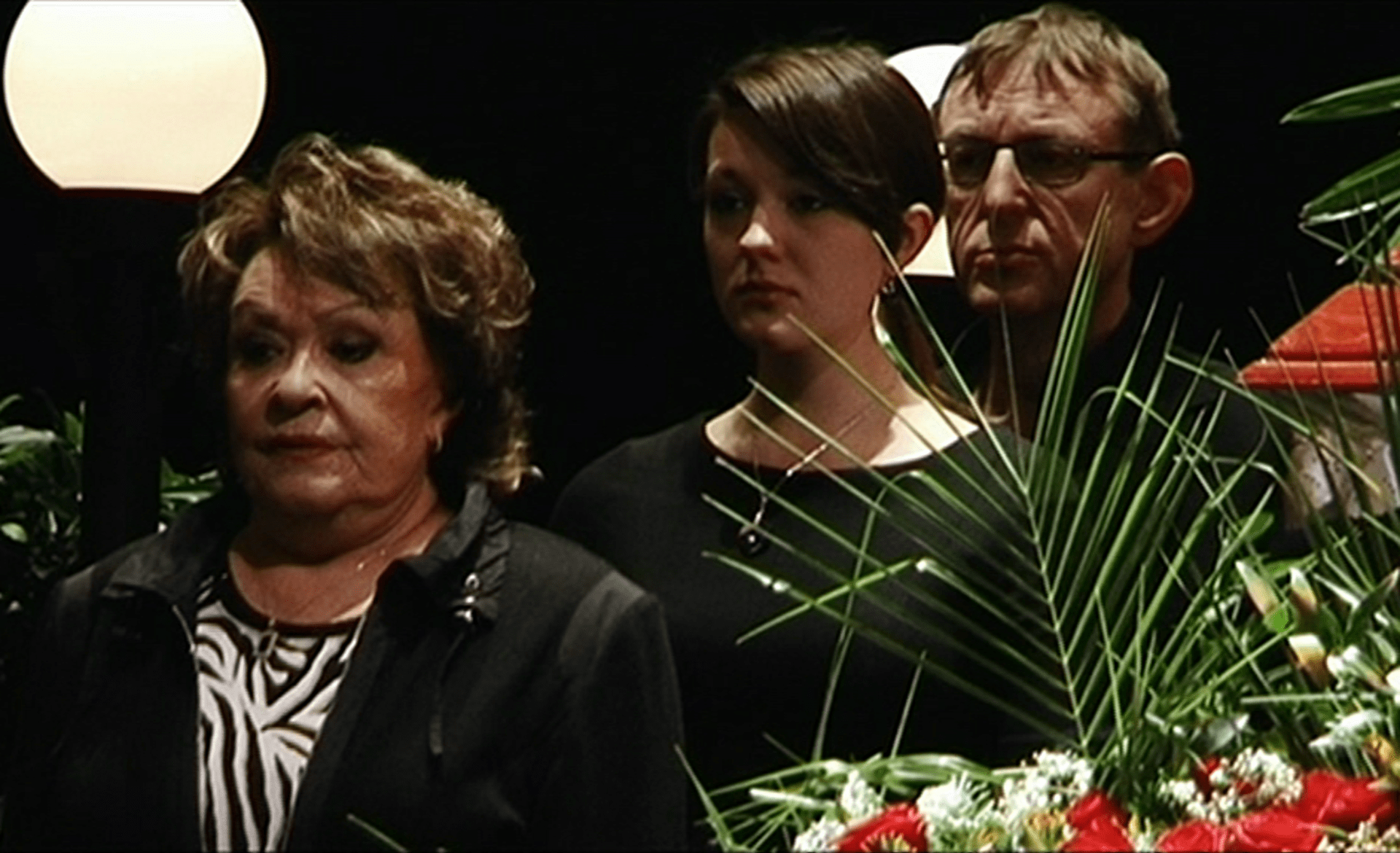 Video VIP zprávy: U rakve zesnulého Otakara Brouska stáli herci čestnou stráž