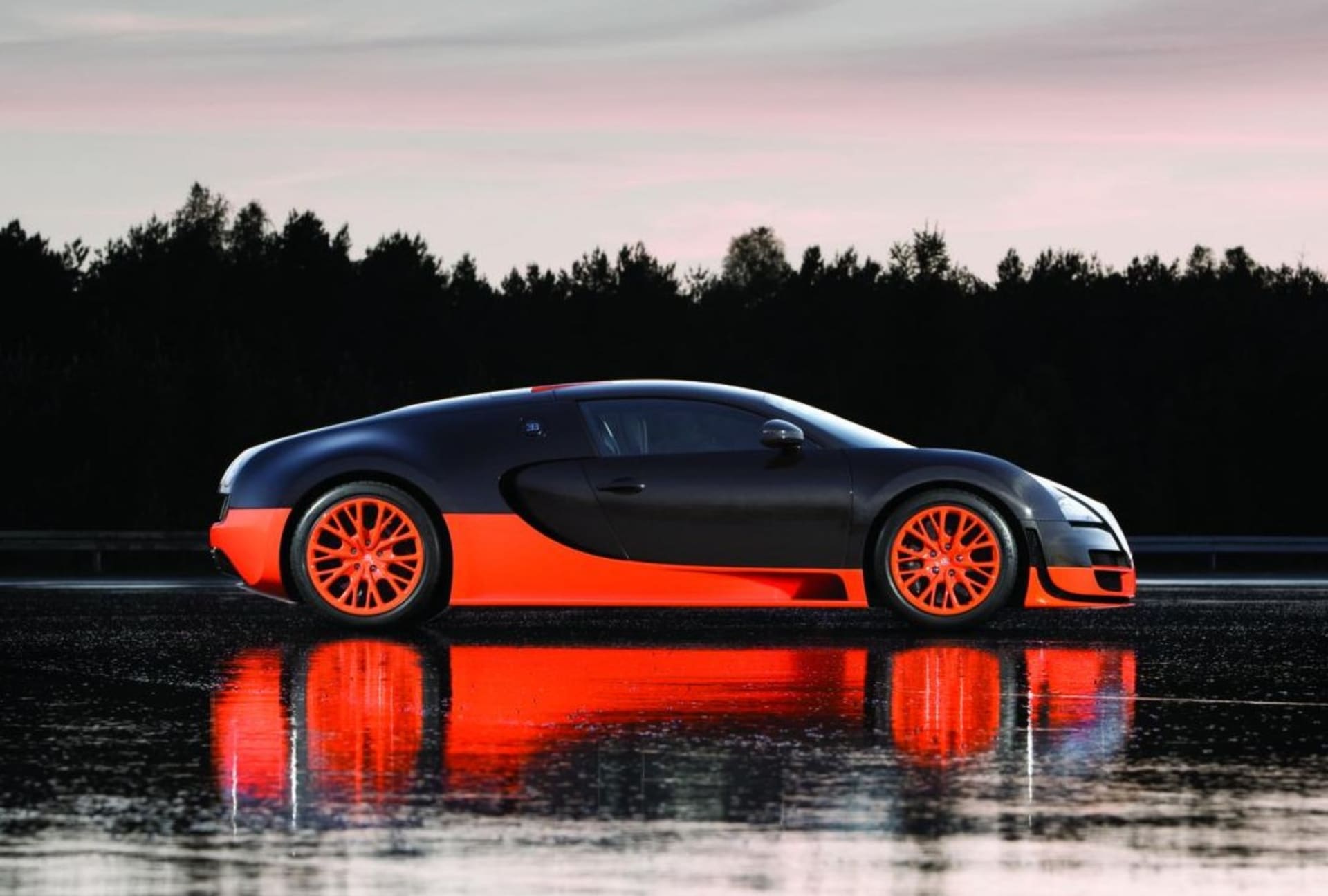 Ikona všech boháčů - nejrychlejší Bugatti na světě