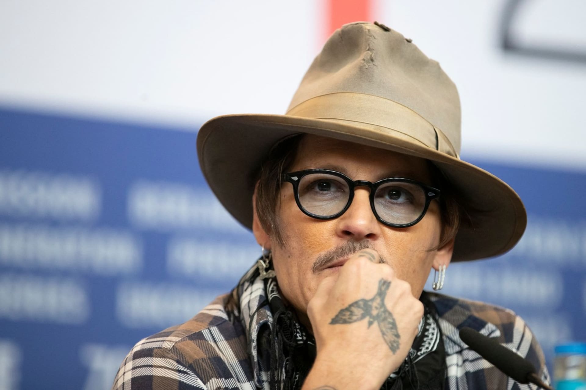 Johnny Depp překvapil diváky na hudebních cenách 1