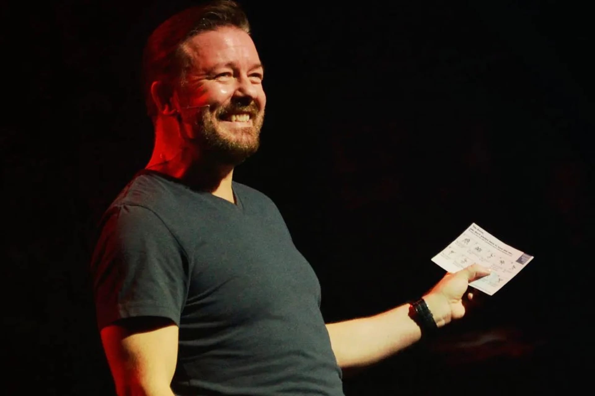 Ricky Gervais v novém speciálu vtipkuje na adresu trans komunity 1