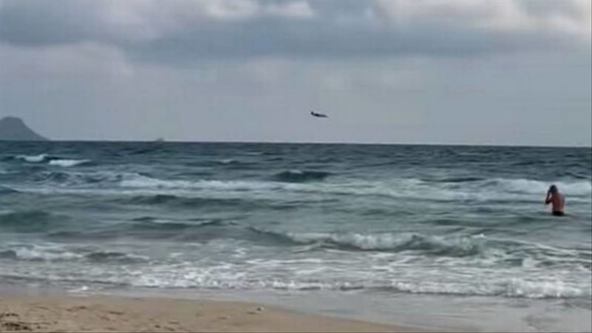 Letadlo havarovalo vedle pláže 1