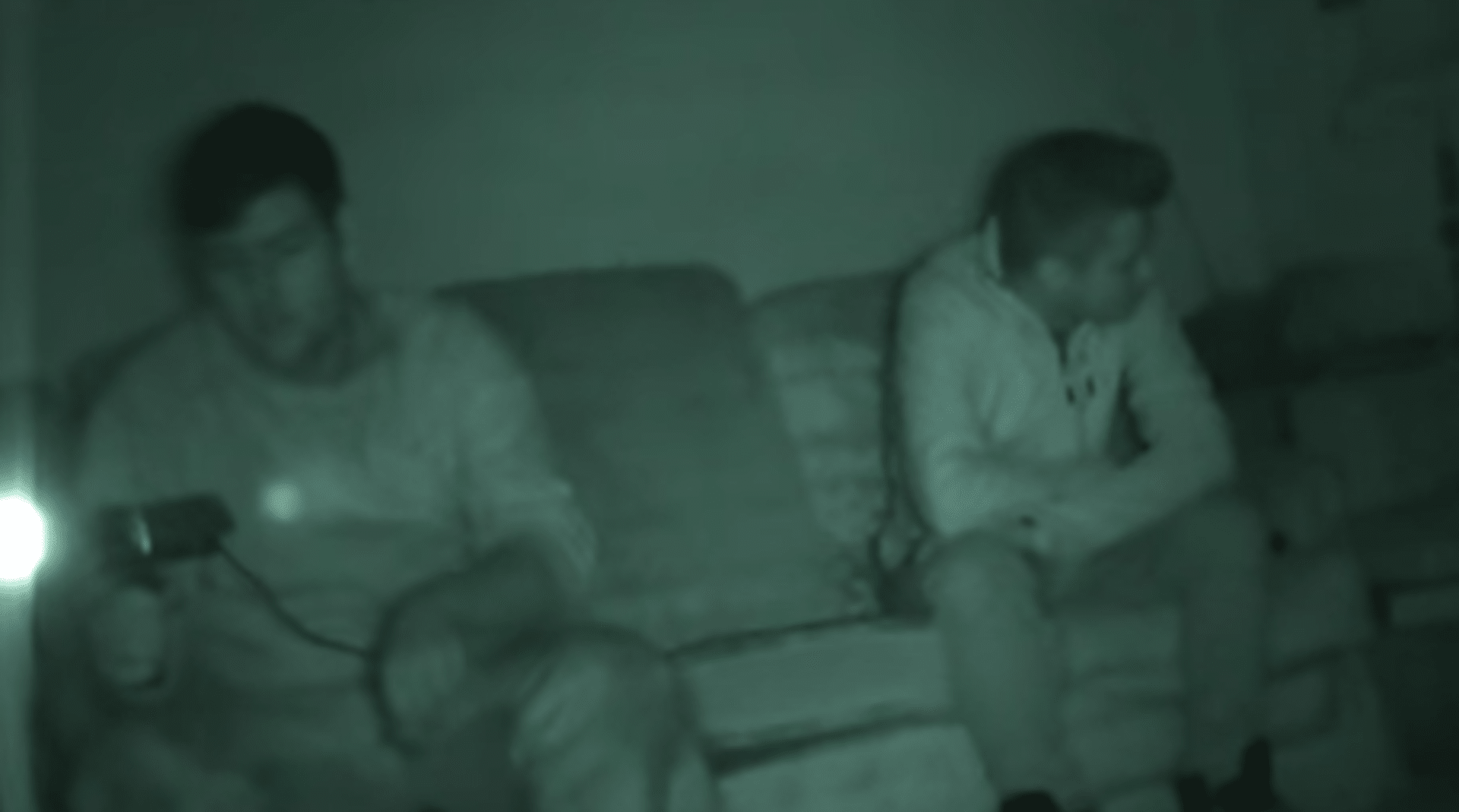 Muži natáčeli ducha ve strašidelném domě