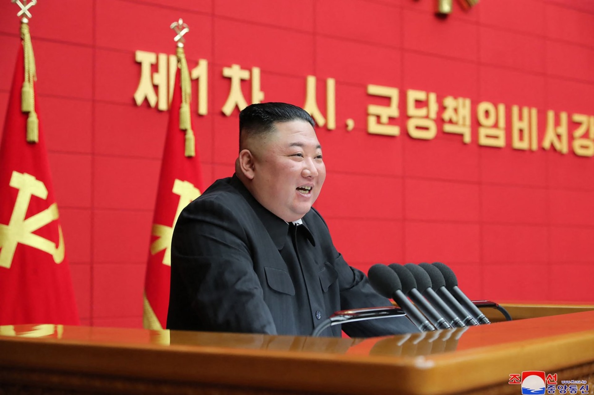 Severní Korea řeší první případ nákazy covidem 1