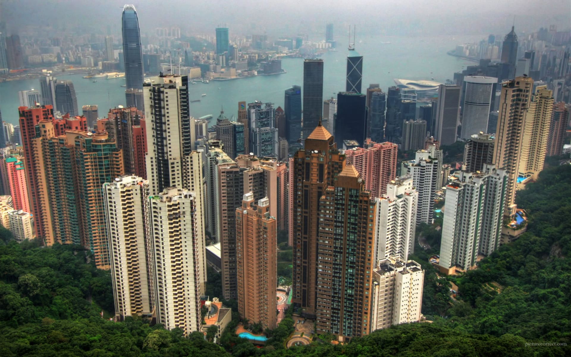 Šílené paneláky Hong Kongu